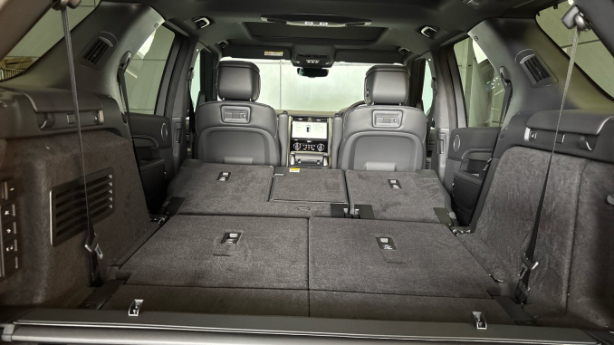 Land Rover Discovery 3.0 D350 Tempest 5dr Auto Diesel Station Wagon - Image 61